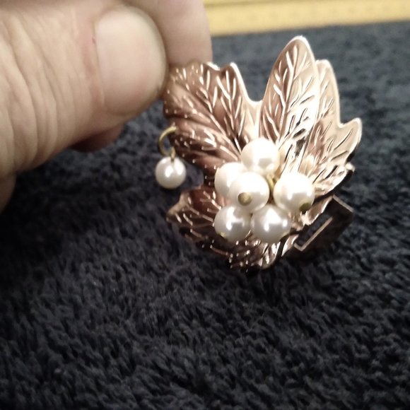 Golden tone maple leaf with simulated pearl luggage or purse strap charm tie on. - Picture 5 of 5